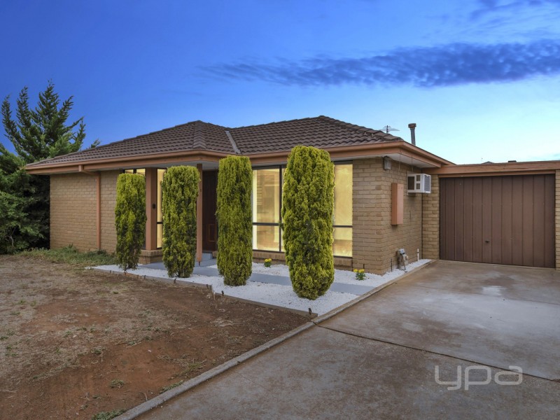 3/7 Coventry Place, Melton South VIC 3338