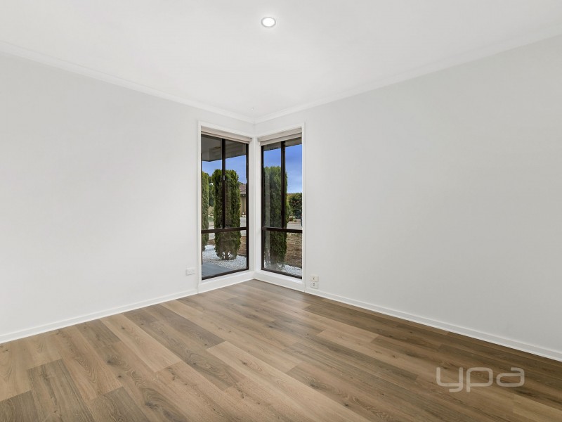 3/7 Coventry Place, Melton South VIC 3338
