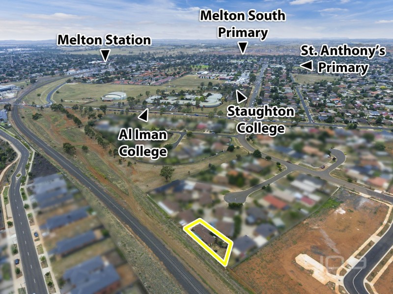 3/7 Coventry Place, Melton South VIC 3338