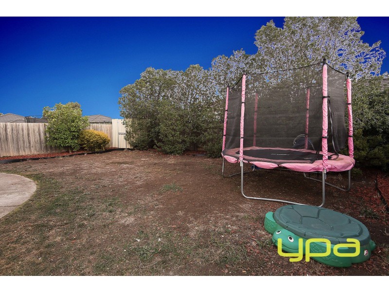 12 Rainsford Place, Melton West VIC 3337