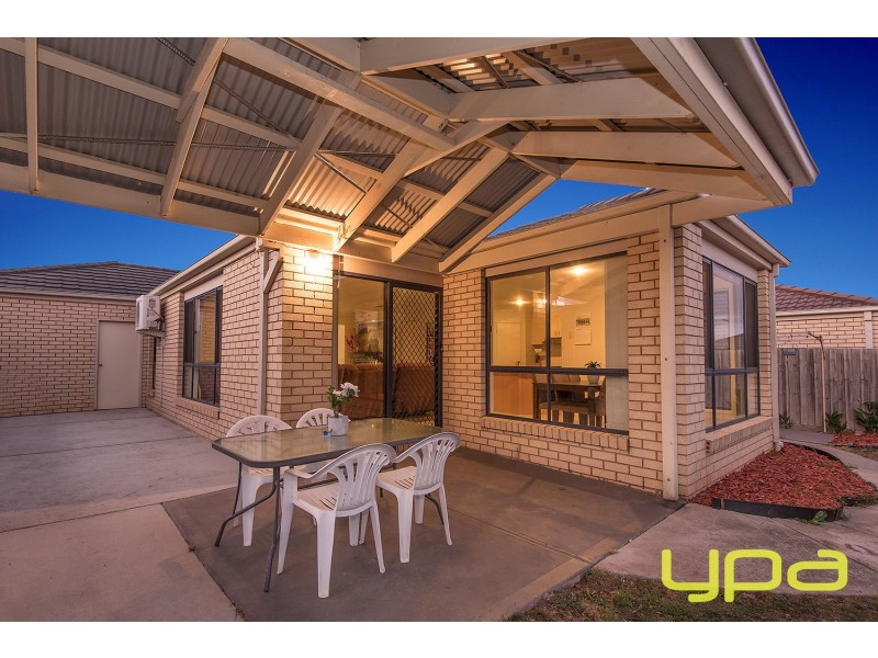 12 Rainsford Place, Melton West VIC 3337