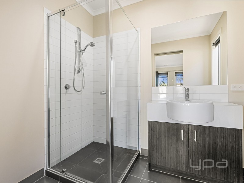 9 Stonehill Drive, Maddingley VIC 3340