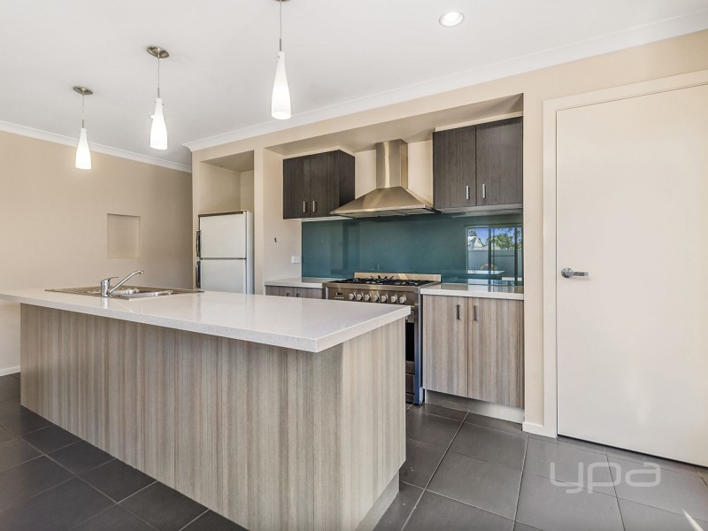 9 Stonehill Drive, Maddingley VIC 3340