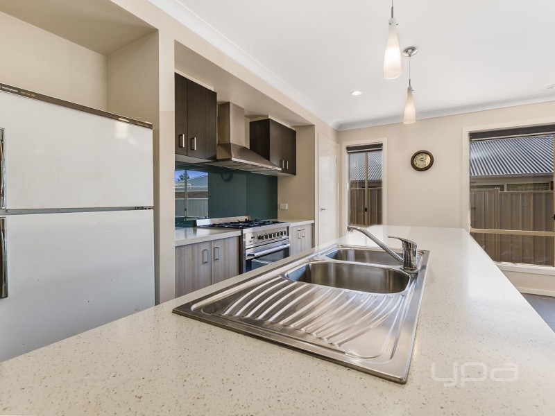 9 Stonehill Drive, Maddingley VIC 3340