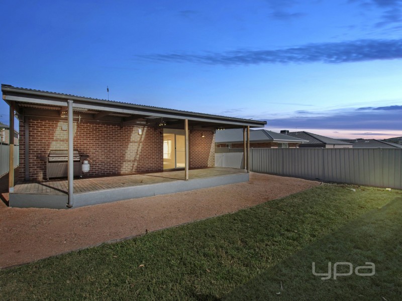 9 Stonehill Drive, Maddingley VIC 3340