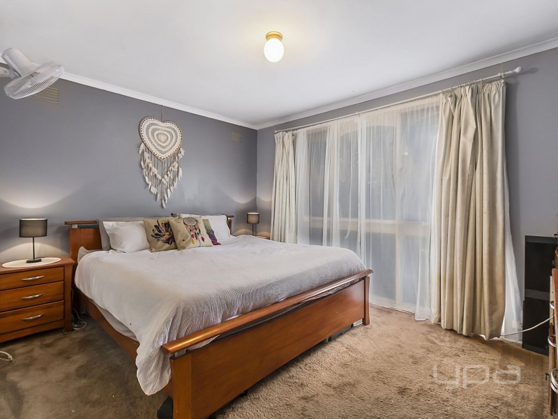 6 Riddle Drive, Melton VIC 3337