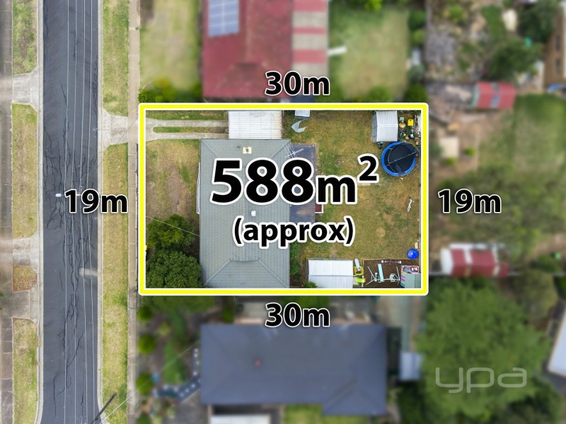 6 Riddle Drive, Melton VIC 3337