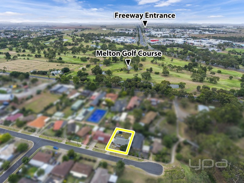 6 Riddle Drive, Melton VIC 3337