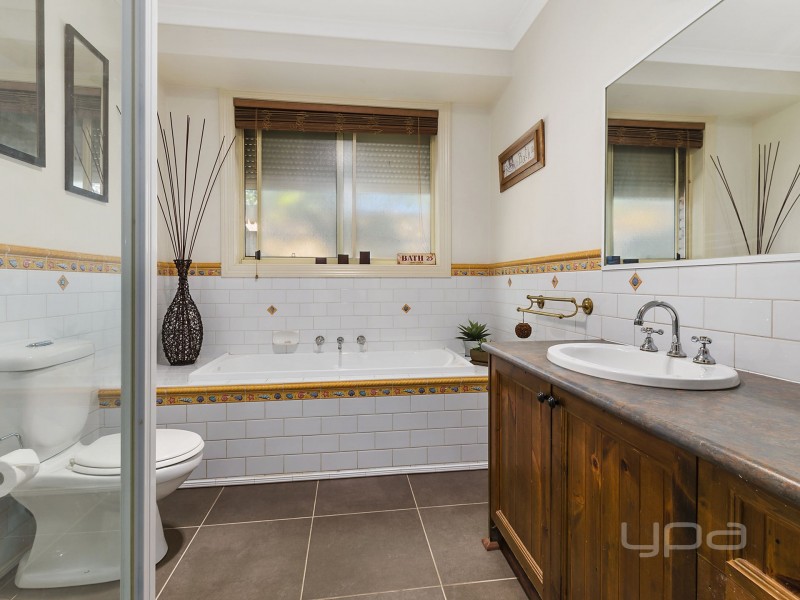 7 Bree Court, Kurunjang VIC 3337