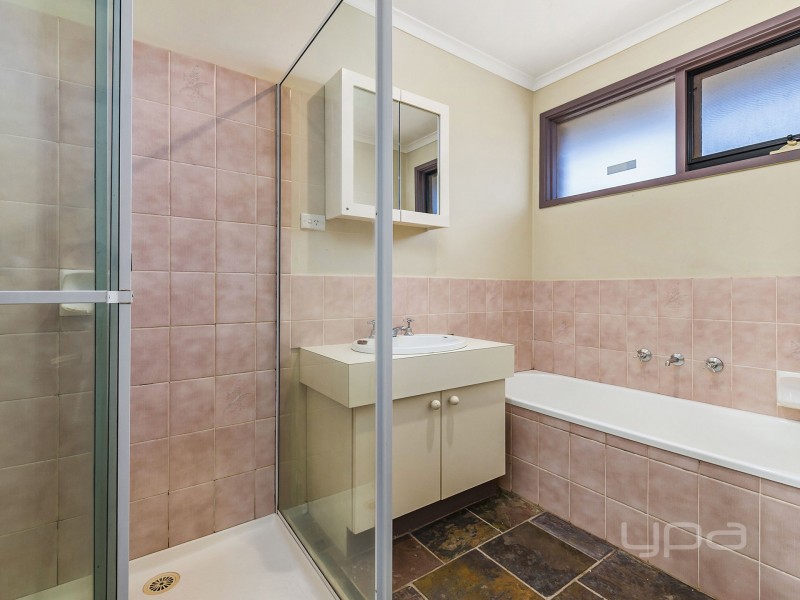 1/1 Nelson Court, Melton South VIC 3338