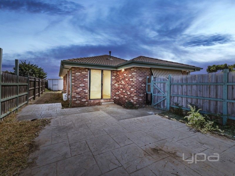 1/1 Nelson Court, Melton South VIC 3338