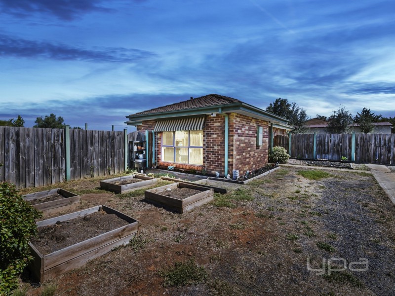 1/1 Nelson Court, Melton South VIC 3338