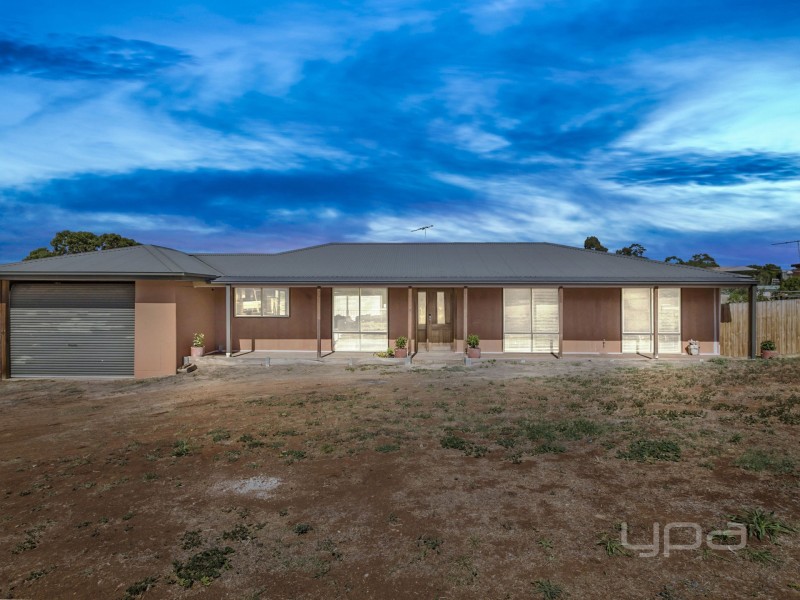11 Riversdale Crescent, Darley VIC 3340