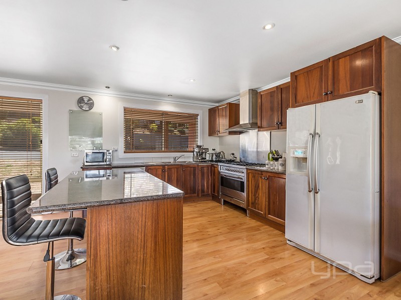 11 Riversdale Crescent, Darley VIC 3340