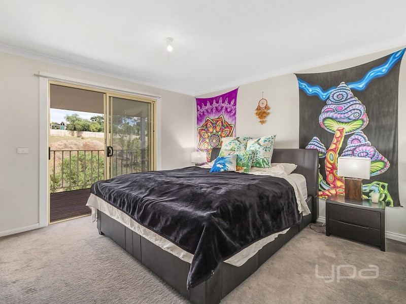11 Riversdale Crescent, Darley VIC 3340