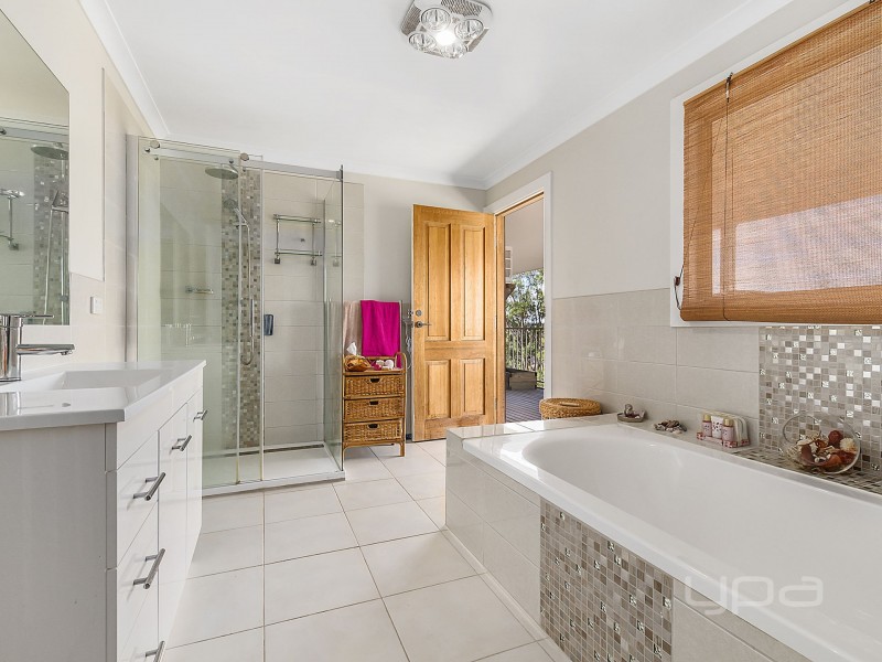 11 Riversdale Crescent, Darley VIC 3340