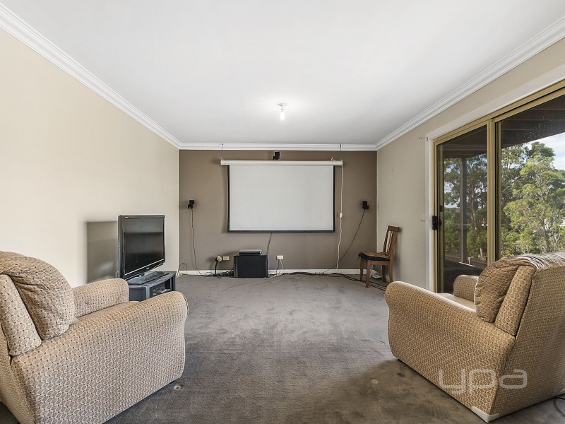 11 Riversdale Crescent, Darley VIC 3340