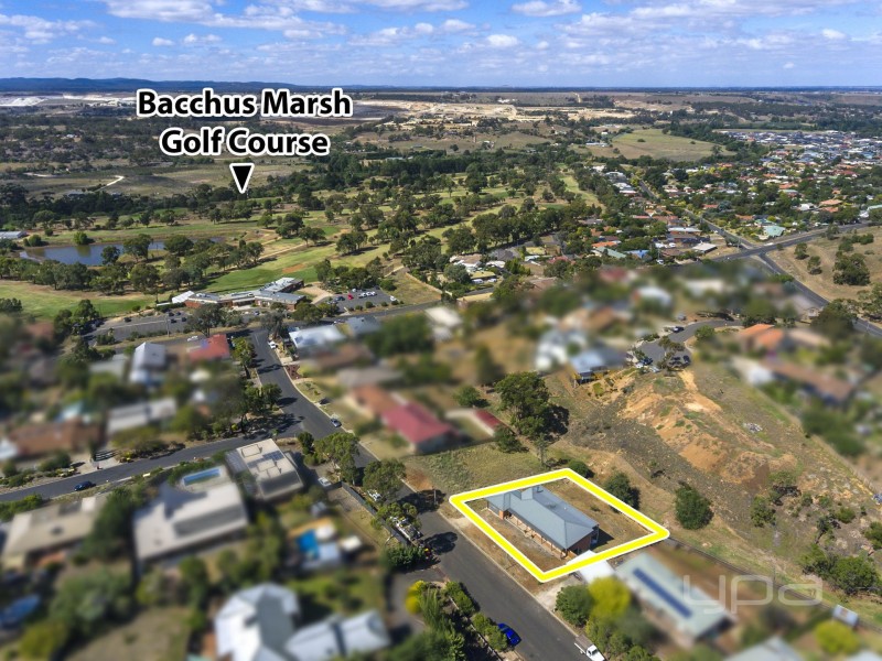 11 Riversdale Crescent, Darley VIC 3340