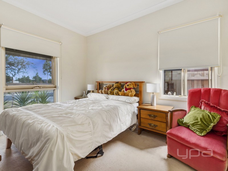 14 Ridgeway, Melton West VIC 3337