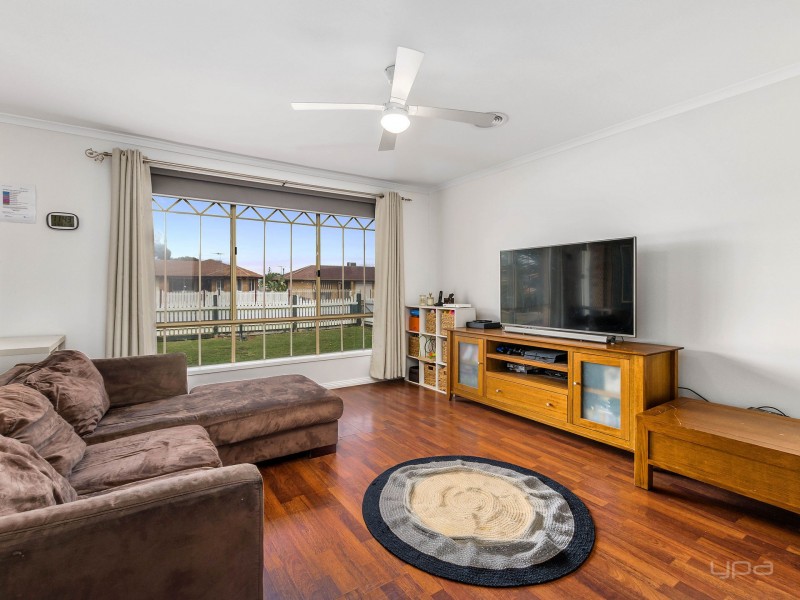 18 Moodie Street, Melton South VIC 3338