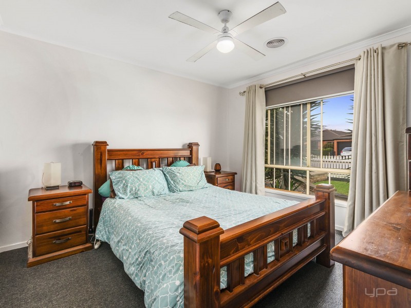 18 Moodie Street, Melton South VIC 3338