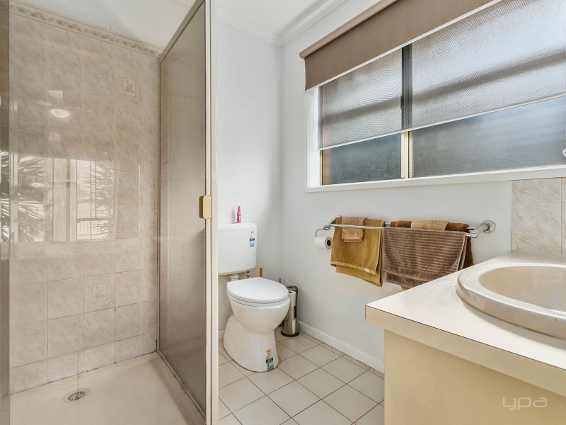 18 Moodie Street, Melton South VIC 3338