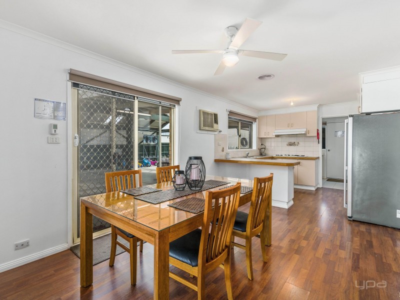 18 Moodie Street, Melton South VIC 3338