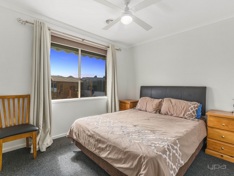 18 Moodie Street, Melton South VIC 3338