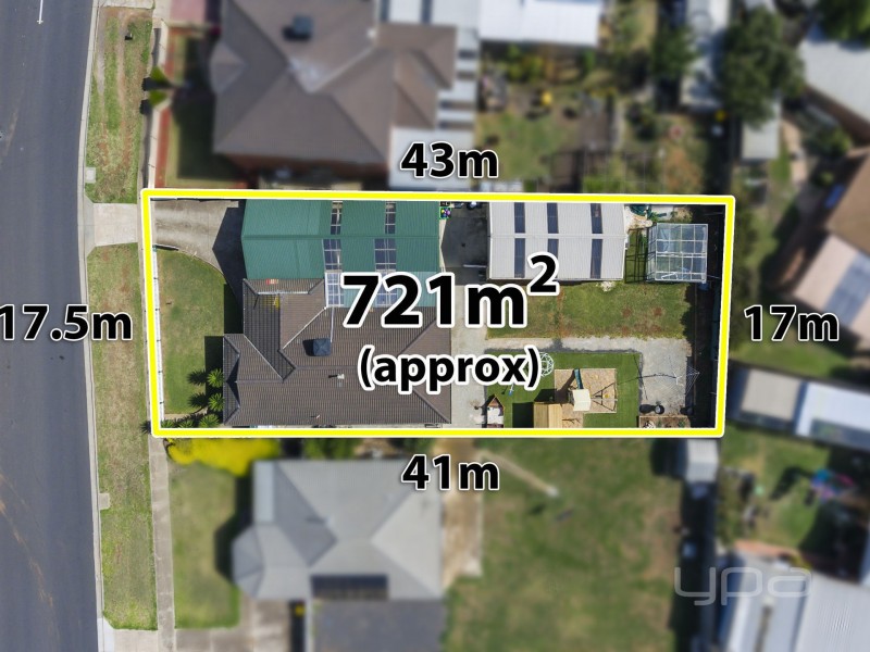 18 Moodie Street, Melton South VIC 3338