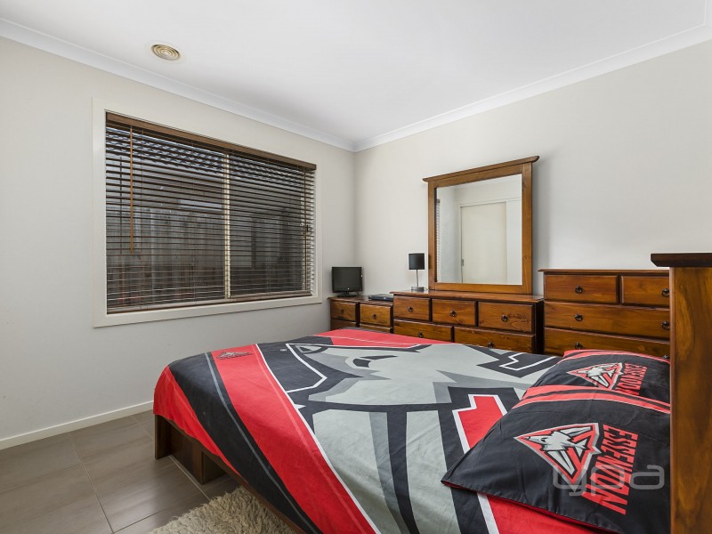 6 Hall Mark Place, Kurunjang VIC 3337