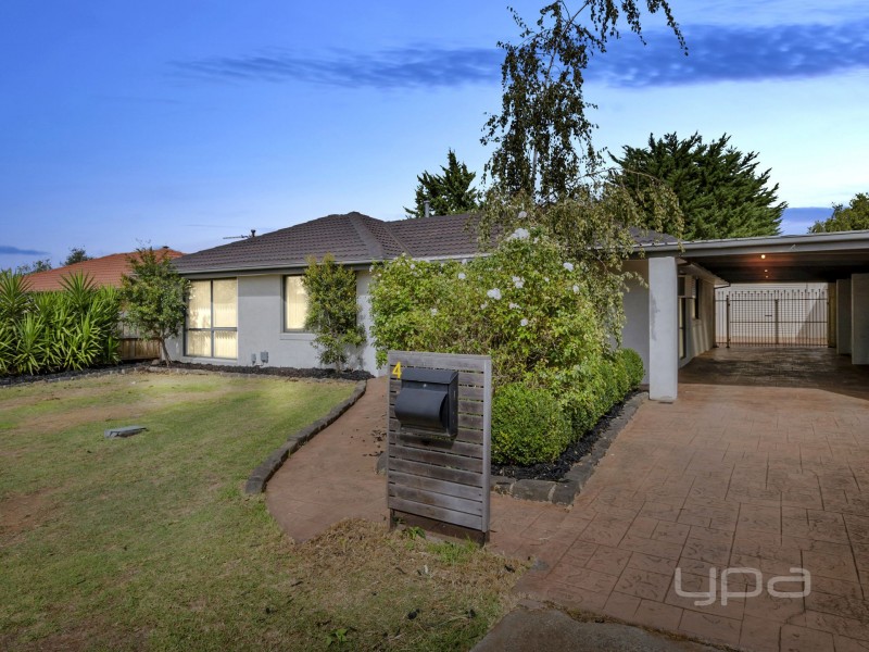 4 Merdon Place, Kurunjang VIC 3337