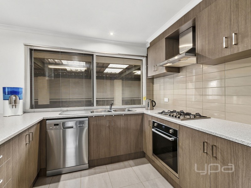 4 Merdon Place, Kurunjang VIC 3337