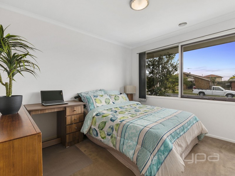 4 Merdon Place, Kurunjang VIC 3337