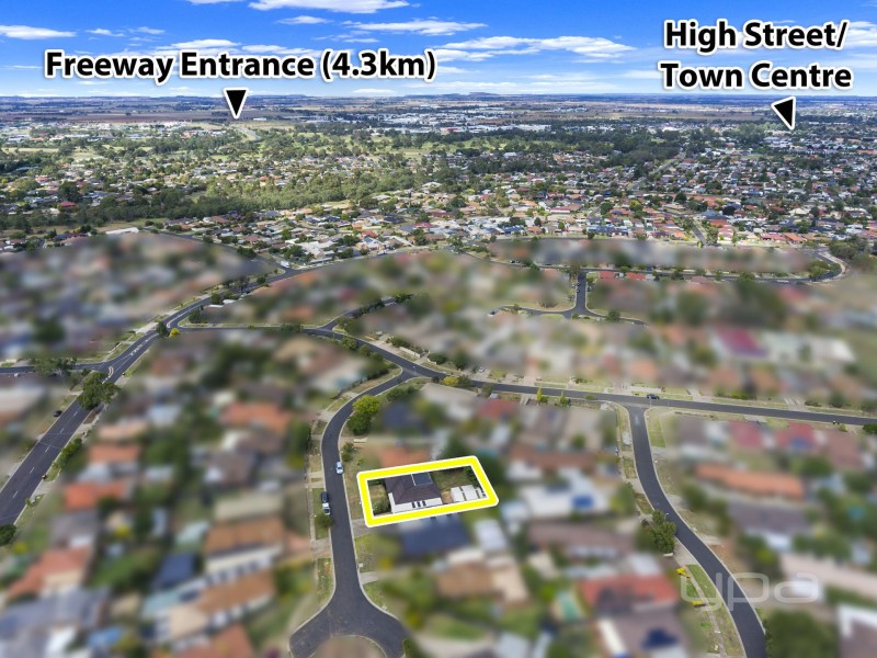 4 Merdon Place, Kurunjang VIC 3337