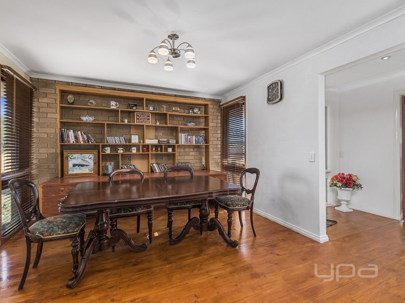 3 Karen Place, Melton West VIC 3337