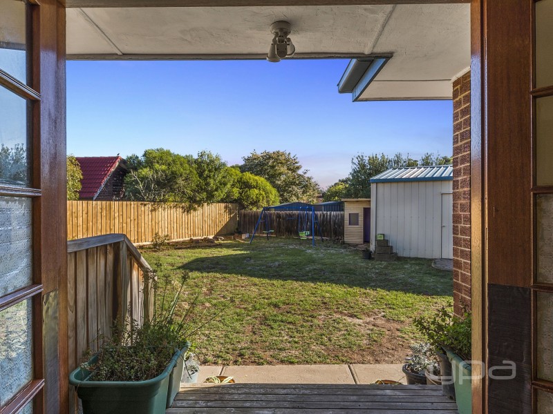3 Karen Place, Melton West VIC 3337