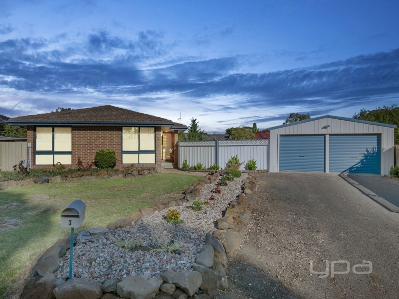 3 Karen Place, Melton West VIC 3337
