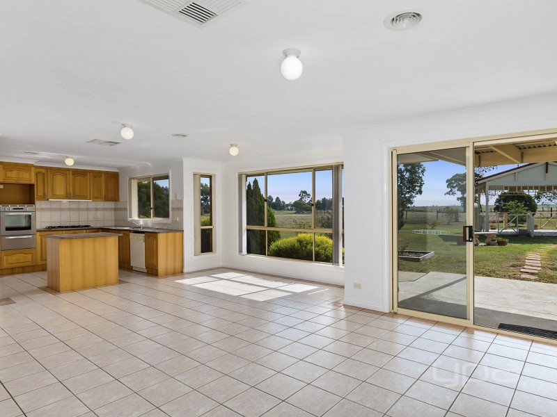 2 Riverview Drive, Hopetoun Park VIC 3340
