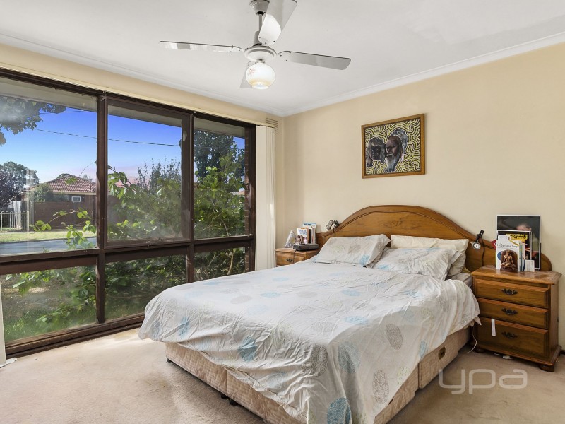 91 First Avenue, Melton South VIC 3338