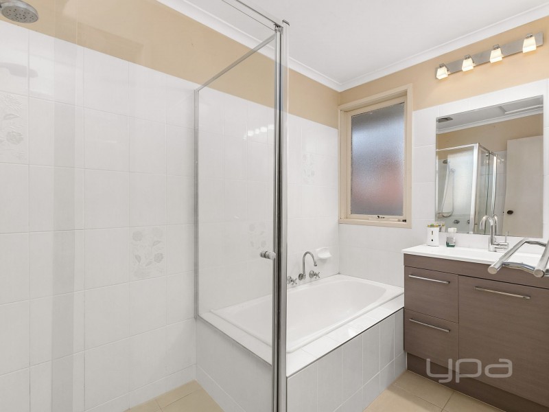 91 First Avenue, Melton South VIC 3338