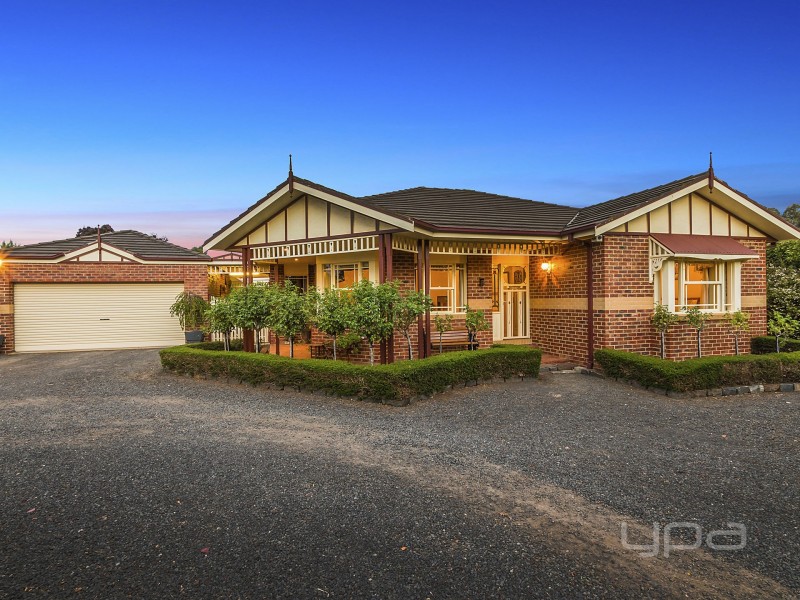 44 Springbank Way, Brookfield VIC 3338