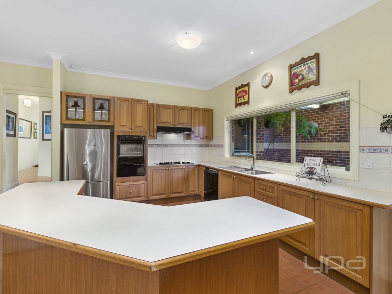 44 Springbank Way, Brookfield VIC 3338