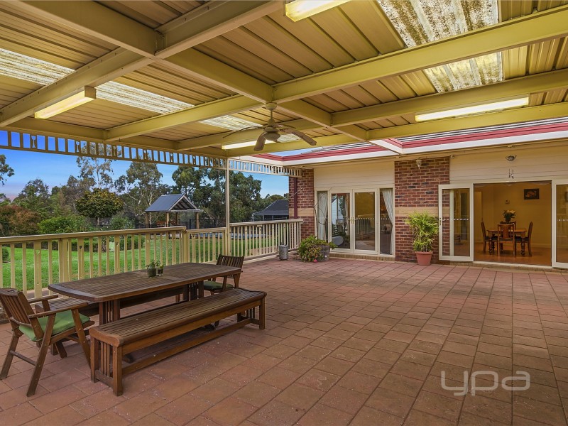 44 Springbank Way, Brookfield VIC 3338