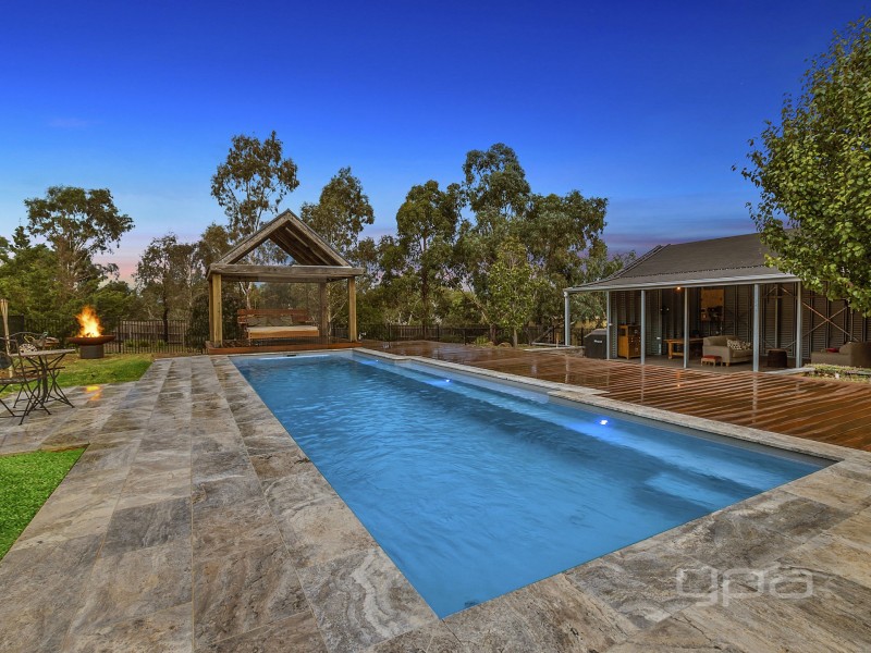 44 Springbank Way, Brookfield VIC 3338