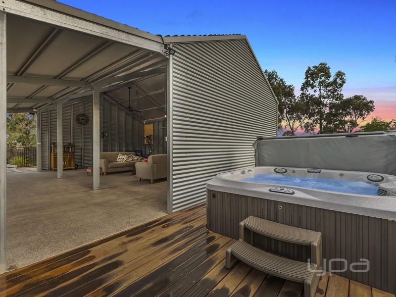44 Springbank Way, Brookfield VIC 3338