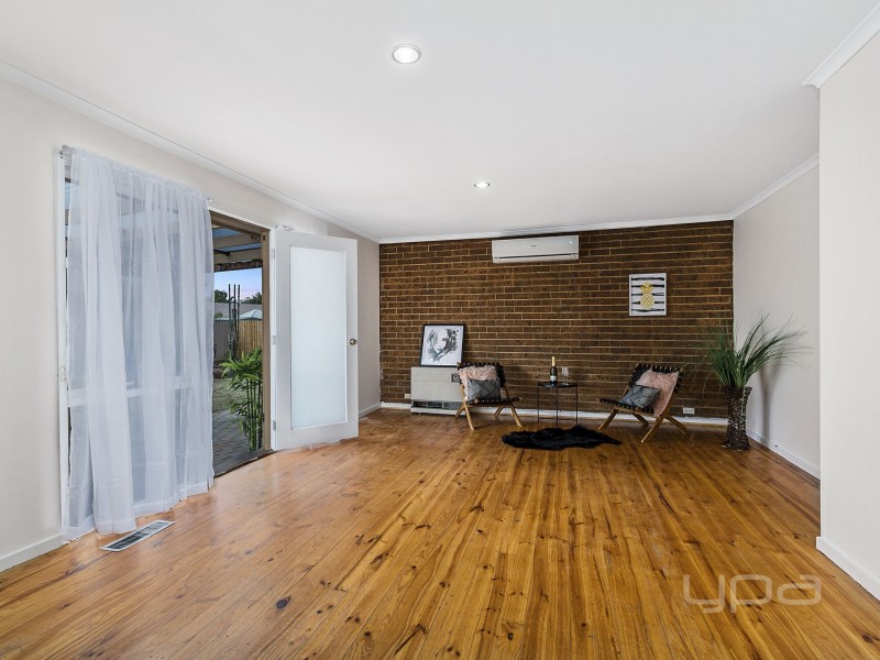 8 Havelock Place, Melton West VIC 3337