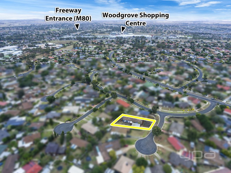 8 Havelock Place, Melton West VIC 3337