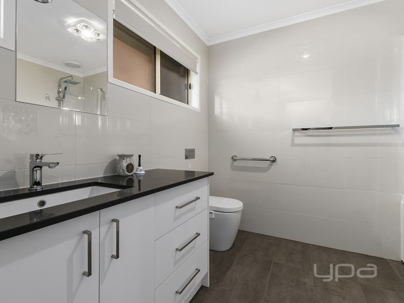 36 Croxton Drive, Kurunjang VIC 3337