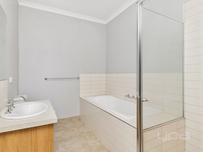 26 Somerton Court, Darley VIC 3340