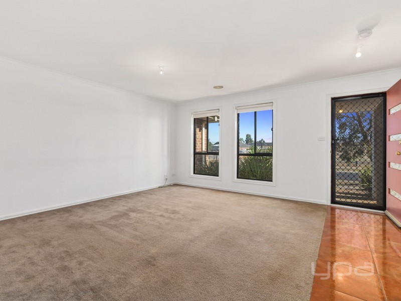 76 Black Knight Way, Kurunjang VIC 3337